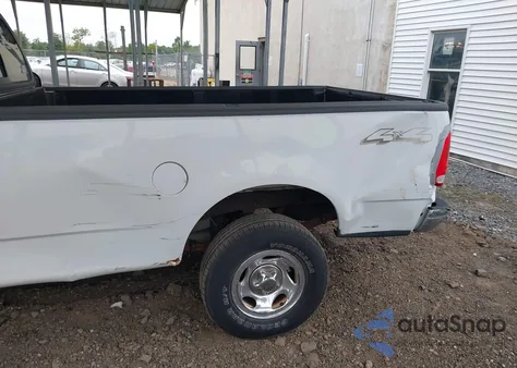 2004 Ford F-150 Heritage Xl/Xlt z USA, uszkodzony, nr VIN 2FTRF18W94CA13848